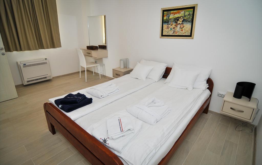 Apartments Zukovac Tivat Luaran gambar