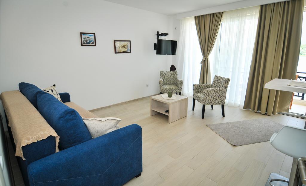 Apartments Zukovac Tivat Luaran gambar