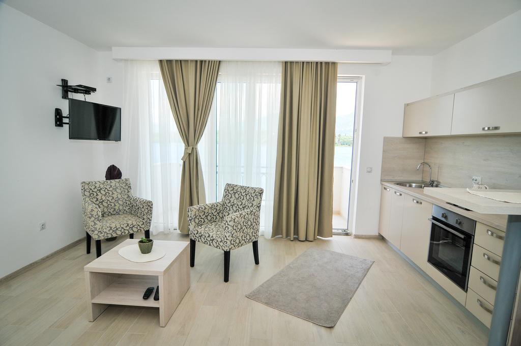 Apartments Zukovac Tivat Luaran gambar